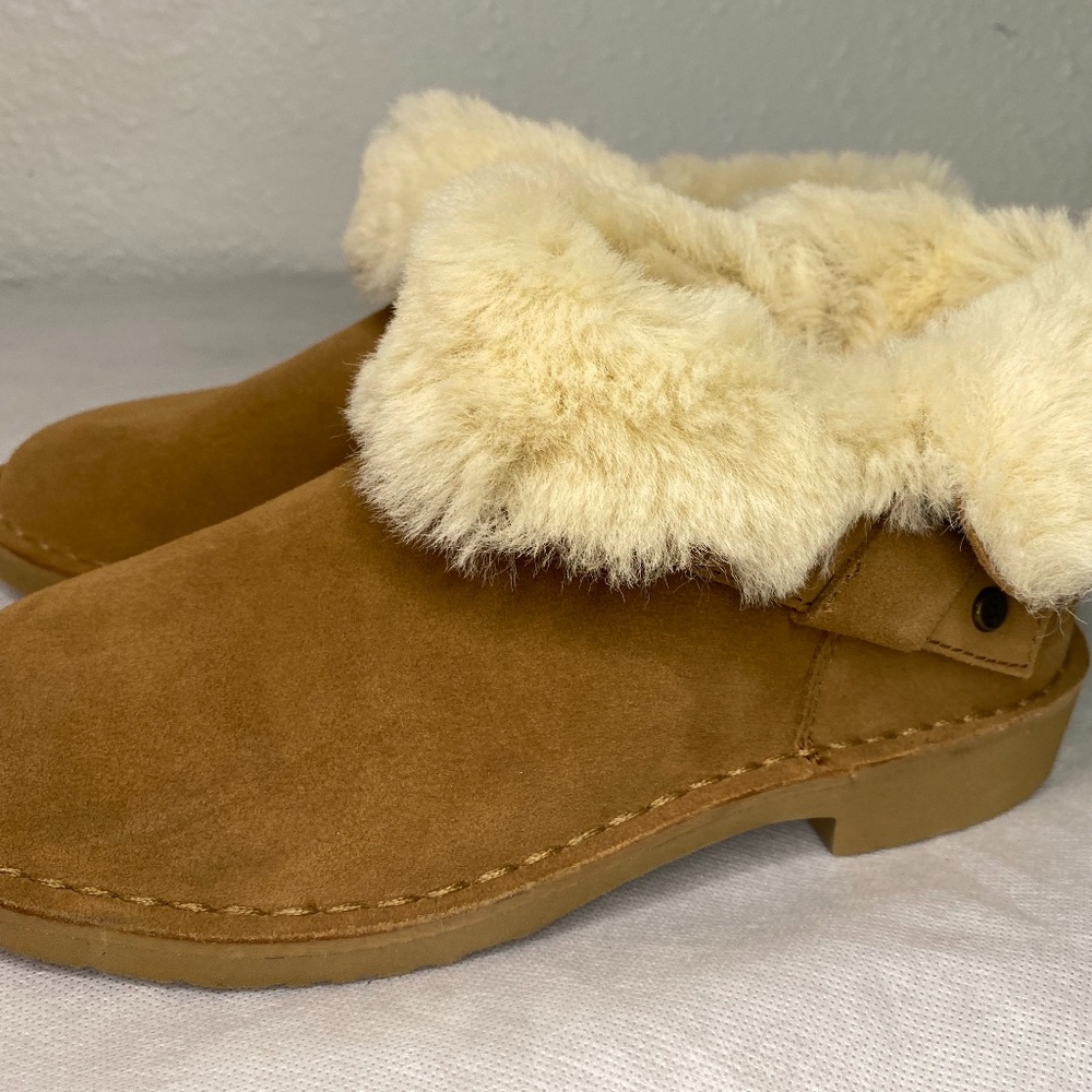 Ugg Sheepkskin Ankle Bootie Boot Size 6 Brand NWOT